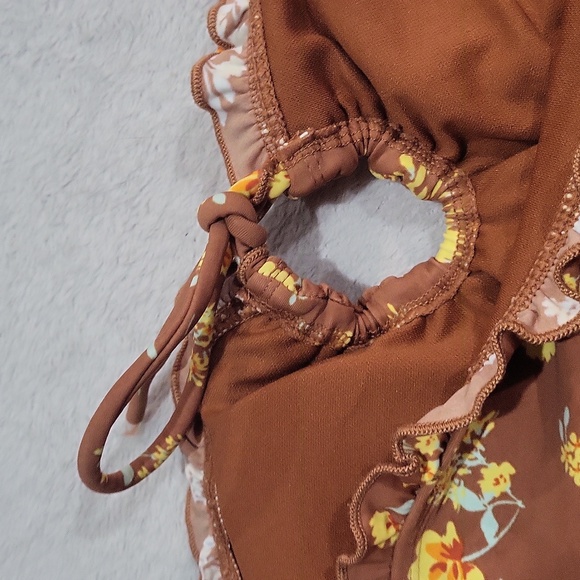 Xhilaration Swimsuit - Picture 7 of 16